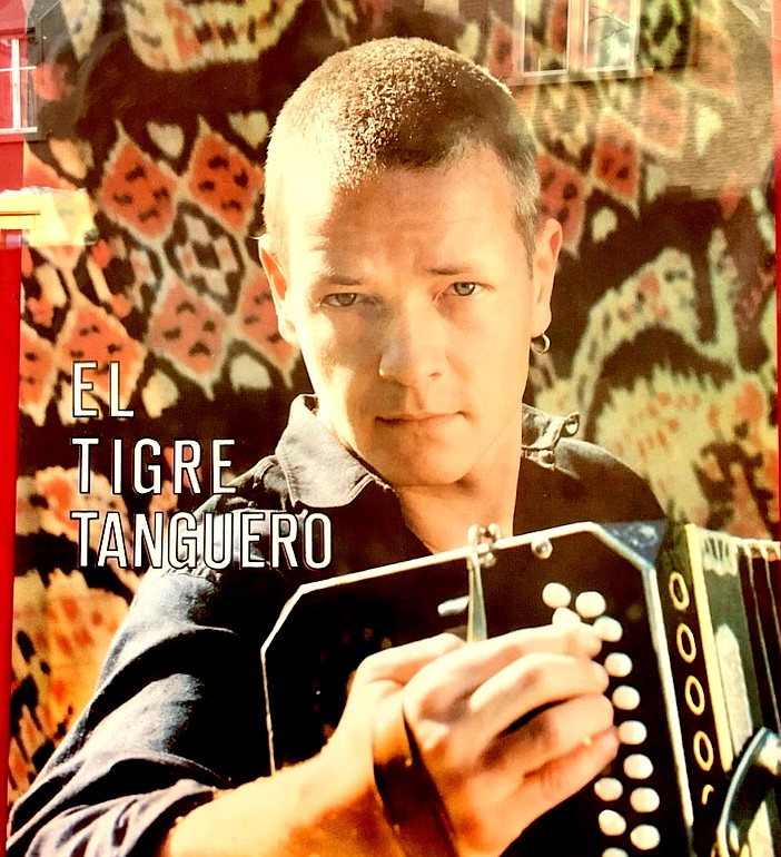 „El Tigre Tanguero“ (Achmed von Wartburg), der ein Bandoneon